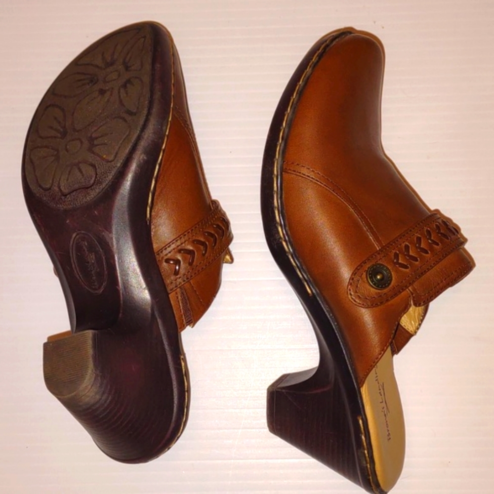 ๐พBROWN'S LANDING McKenna Clogs - Picture 7 of 12